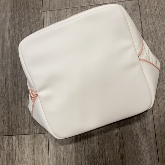 Dior make up case - Picture 3 of 7